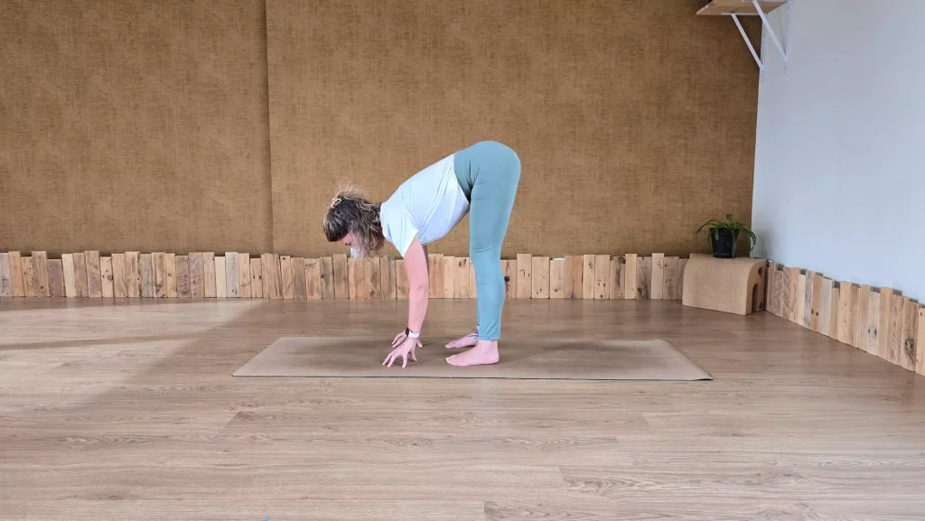 Uttanasana salutation du soleil